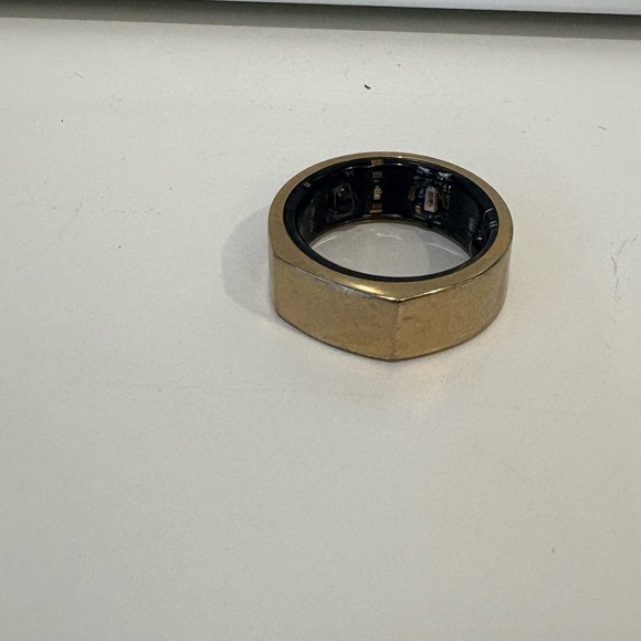Oura Ring Gen 3 – Heritage Gold – Size 8 – Wellness & Sleep Tracker - Picture 9 of 9